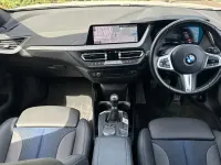 Usado BMW 118 M Sport 134 HP (98 kW) 2023 Branco Citadino
