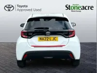 Used Toyota Yaris Design 116 HP (85 kW) 2022 White Hatchback