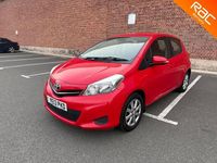 Used Toyota Yaris 99 HP (72 kW) 2013 Red Hatchback