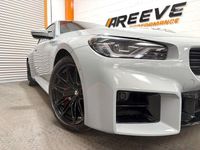 Begagnad BMW M2 Shadowline 460 HK (338 kW) 2023 Grå Sportkupé