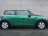 Used Mini Cooper Classic 134 HP (98 kW) 2023 Green Hatchback