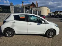 Begagnad Toyota Yaris 99 HK (72 kW) 2014 Vit Halvkombi