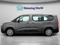 Usado Citroën e-Berlingo Feel 100 kW (136 HP) 2023 Cinzento Monovolume