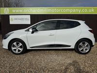 Used Renault Clio IV Dynamique 90 HP (66 kW) 2016 White Hatchback