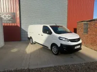 Used Vauxhall Vivaro 100 HP (73 kW) 2021 White MPV