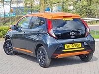 Usado Toyota Aygo Edition 72 HP (52 kW) 2020 Cinzento Citadino