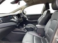 Used Kia Carens 139 HP (102 kW) 2016 Silver MPV