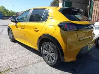 Second-hand Peugeot e-208 Active+ 100 kW (136 CP) 2022 Galben Hatchback
