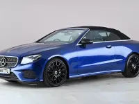 Usado Mercedes E220 AMG line 194 HP (142 kW) 2019 Azul Cabrios