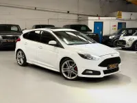 Used Ford Focus ST 2015 White Hatchback