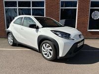 Used Toyota Aygo X PURE 72 HP (52 kW) 2023 White SUV