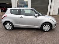 Begagnad Suzuki Swift 2015 Silver Halvkombi