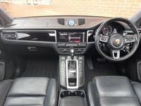Used Porsche Macan Turbo 440 HP (323 kW) 2020 Grey SUV