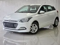 Used Hyundai i20 SE 84 HP (61 kW) 2017 White Hatchback