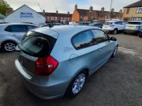 Begagnad BMW 120 2007 Grön Halvkombi