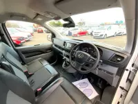 Używany Vauxhall Vivaro Sportive 2021 Biały Minivan