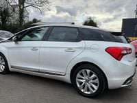 Begagnad Citroën DS5 115 HK (84 kW) 2013 Vit Halvkombi