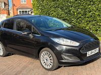 Begagnad Ford Fiesta Titanium 2014 Svart Halvkombi