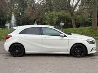 Begagnad Mercedes A200 Premium 2017 Vit Halvkombi