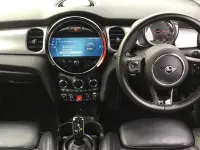 Usado Mini Cooper Exclusive 134 CV (98 kW) 2022 Gris Utilitario