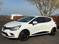 Used Renault Clio IV Dynamique 90 HP (66 kW) 2017 White Hatchback
