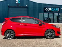 Usado Ford Fiesta ST-Line 140 HP (102 kW) 2017 Vermelho Citadino