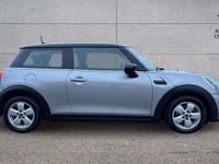 Usado Mini Cooper Classic 134 HP (98 kW) 2023 Prateado Citadino