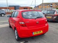 Used Hyundai i20 Classic 77 HP (56 kW) 2011 Red Hatchback