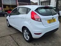 Used Ford Fiesta Zetec 82 HP (60 kW) 2015 White Hatchback
