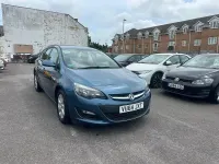 Used Vauxhall Astra Design Edition 115 HP (84 kW) 2014 Blue Estate