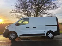 Used Vauxhall Vivaro 125 HP (91 kW) 2017 White MPV