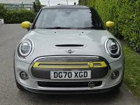 Usado Mini Cooper SE Hatch 135 kW (184 HP) 2020 Prateado Citadino