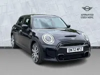 Begagnad Mini Cooper S Exclusive 176 HK (129 kW) 2022 Svart Halvkombi