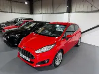 Used Ford Fiesta Titanium 125 HP (91 kW) 2013 Red Hatchback