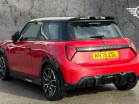 Usado Mini Cooper Hatch 113 kW (154 HP) 2026 Vermelho Citadino