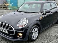 Begagnad Mini Cooper Hatch 2016 Svart Halvkombi