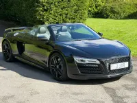 Begagnad Audi R8 Spyder Design 525 HK (386 kW) 2014 Svart Cab