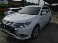 Used Mitsubishi Outlander P-HEV 2019 White Estate