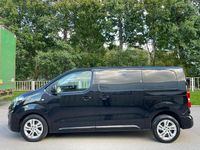 Second-hand Vauxhall Vivaro Elite 145 CP (106 kW) 2022 Negru Monovolum
