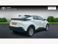 Used Toyota C-HR 140 HP (102 kW) 2024 White SUV