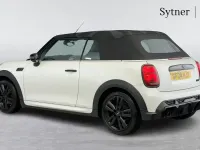 Used Mini Cooper Sport 134 HP (98 kW) 2024 White Hatchback
