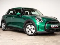 Usado Mini Cooper Classic 136 CV (100 kW) 2022 Verde Utilitario