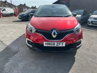 Used Renault Captur Iconic 90 HP (66 kW) 2018 Red/black SUV