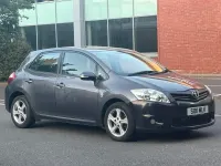 Used Toyota Auris 99 HP (72 kW) 2011 Grey Hatchback