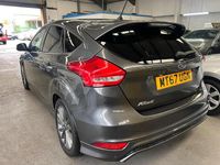 Used Ford Focus ST-Line 140 HP (102 kW) 2017 Grey Hatchback