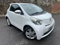 Used Toyota iQ 98 HP (72 kW) 2011 White Hatchback