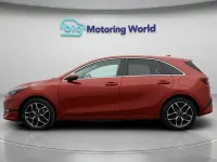 Usado Kia Ceed 158 HP (116 kW) 2022 Vermelho Citadino
