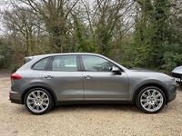 Usado Porsche Cayenne Edition 414 HP (304 kW) 2015 Cinzento SUV