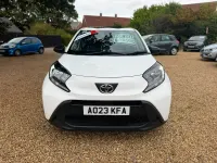Used Toyota Aygo X PURE 70 HP (51 kW) 2023 White SUV