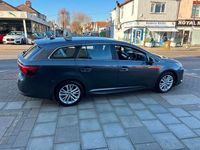 Used Toyota Avensis Business Edition 112 HP (82 kW) 2016 Grey Estate